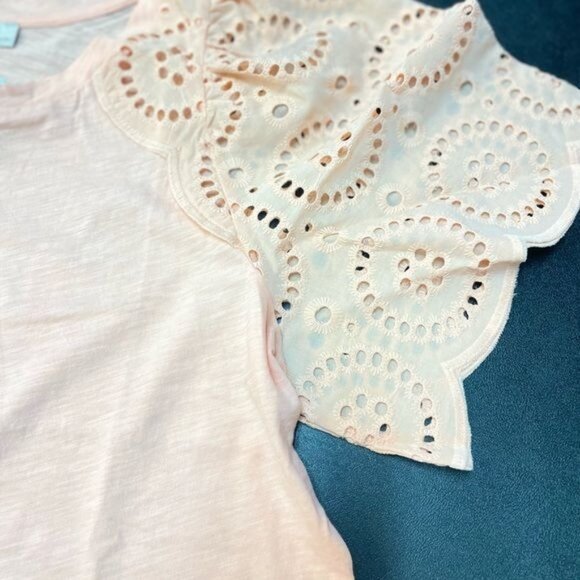 WOMEN LOFT Petite Eyelet Flutter Sleeve Tee LARGE 100%Cotton - Picture 6 of 7
